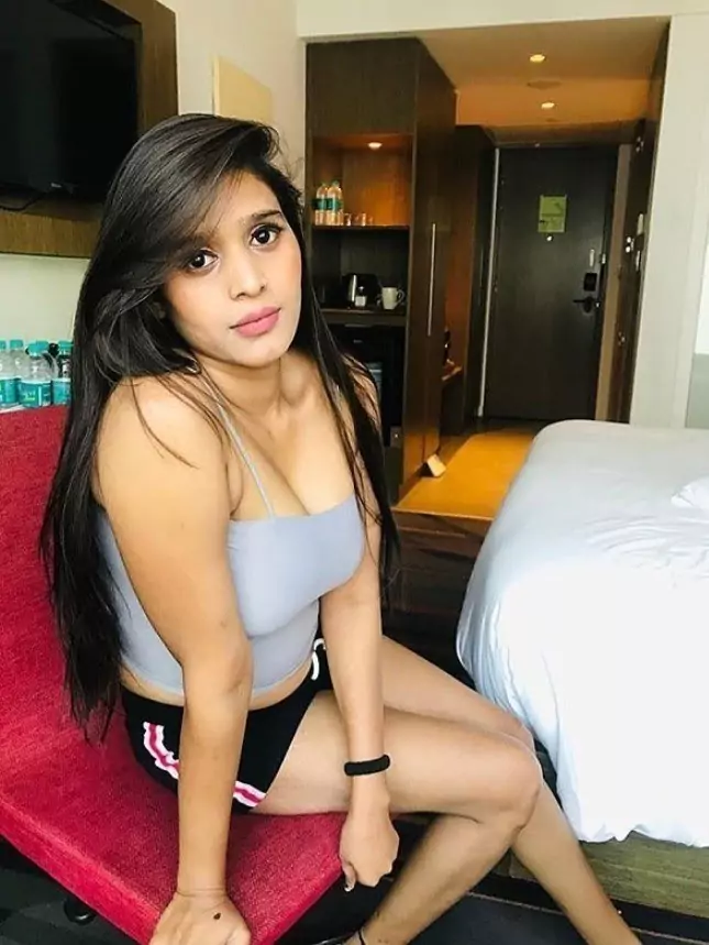 कॉल गर्ल्स सर्विस  देसाई विलेज